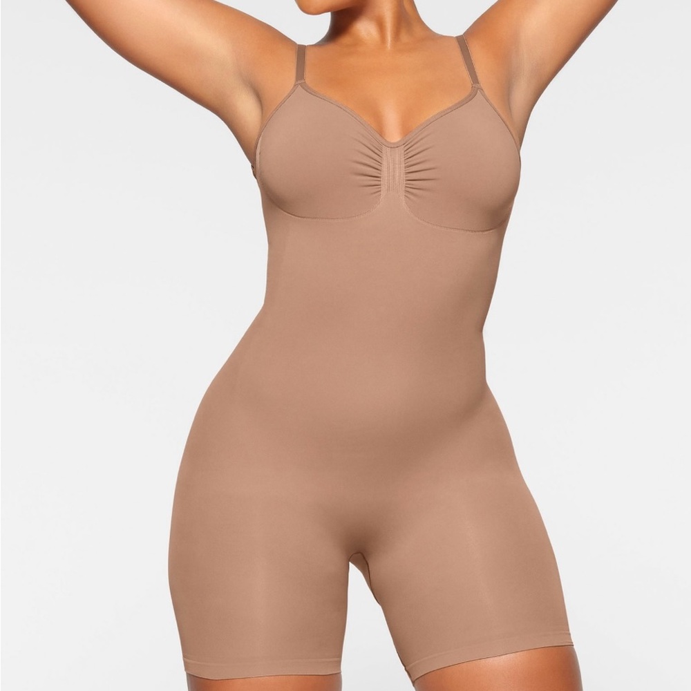 SKIMS Low Back Mid Thigh Bodysuit NWOT